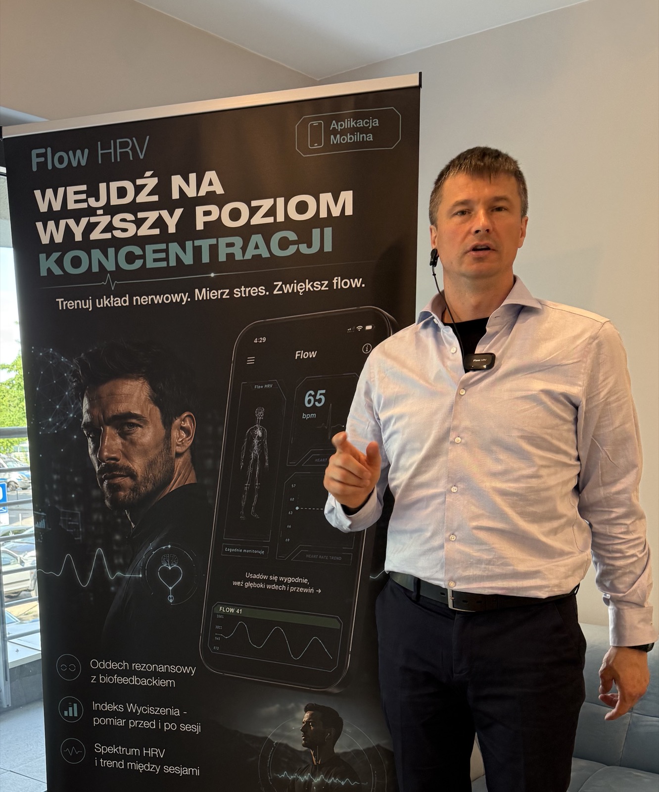 Marek Jacenko prezentuje system Flow HRV — baner: trenuj układ nerwowy, mierz stres, zwiększ flow